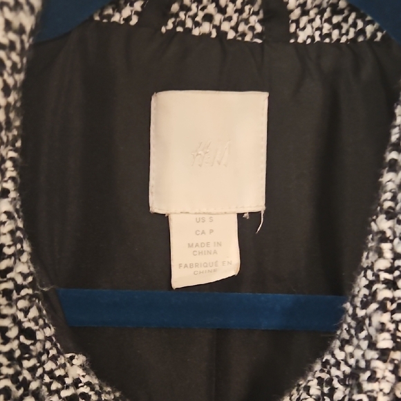 H&M Men's Black and Gray Textured Shirt Jacket - Picture 2 of 9